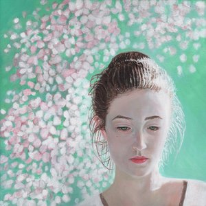 2015年に開花した少女の肖像画